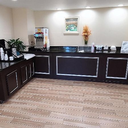 Red Roof Inn & Suites Рим Экстерьер фото