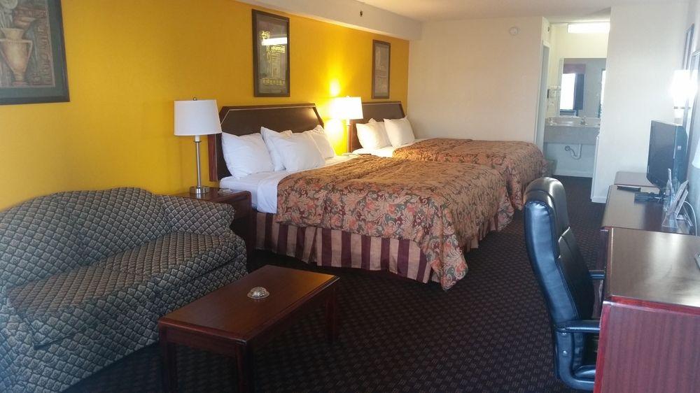Red Roof Inn & Suites Рим Экстерьер фото