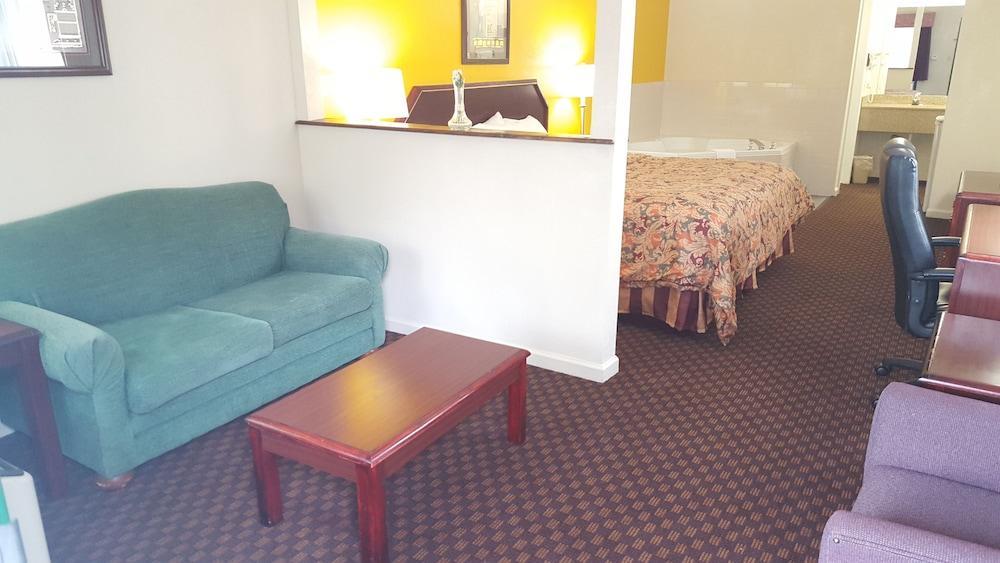 Red Roof Inn & Suites Рим Экстерьер фото
