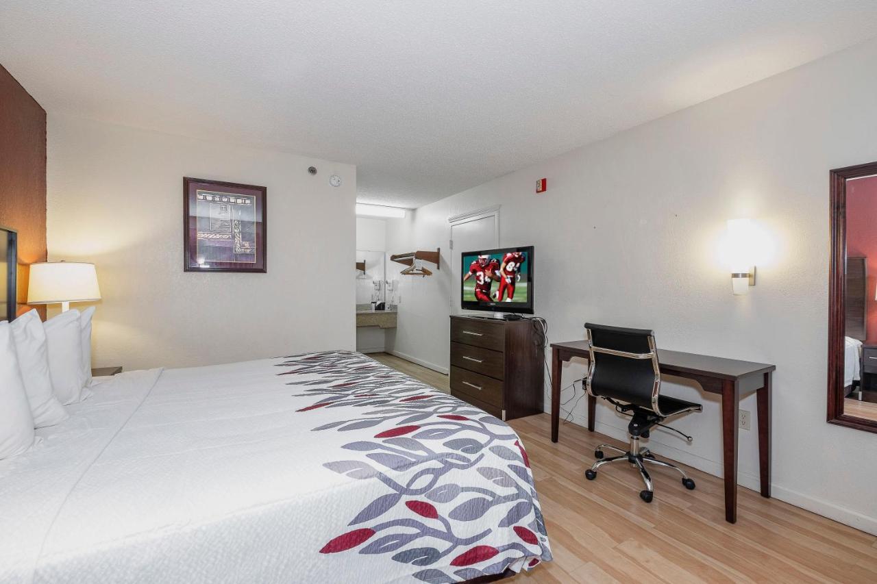 Red Roof Inn & Suites Рим Экстерьер фото