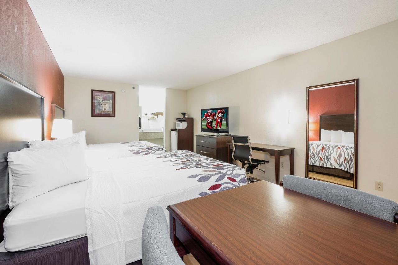 Red Roof Inn & Suites Рим Экстерьер фото