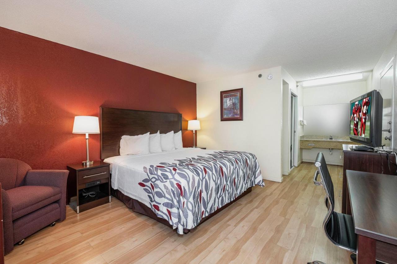 Red Roof Inn & Suites Рим Экстерьер фото