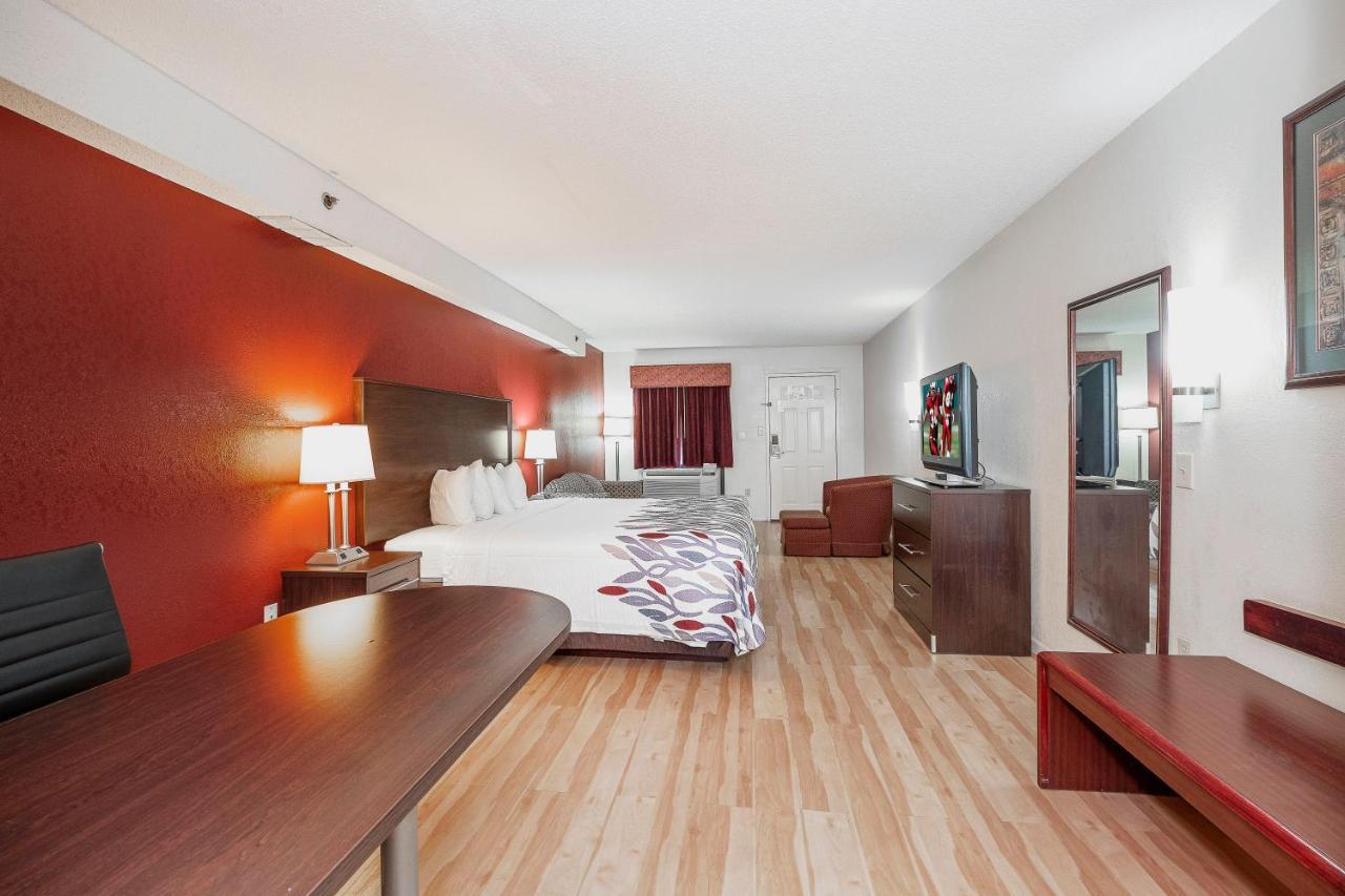 Red Roof Inn & Suites Рим Экстерьер фото