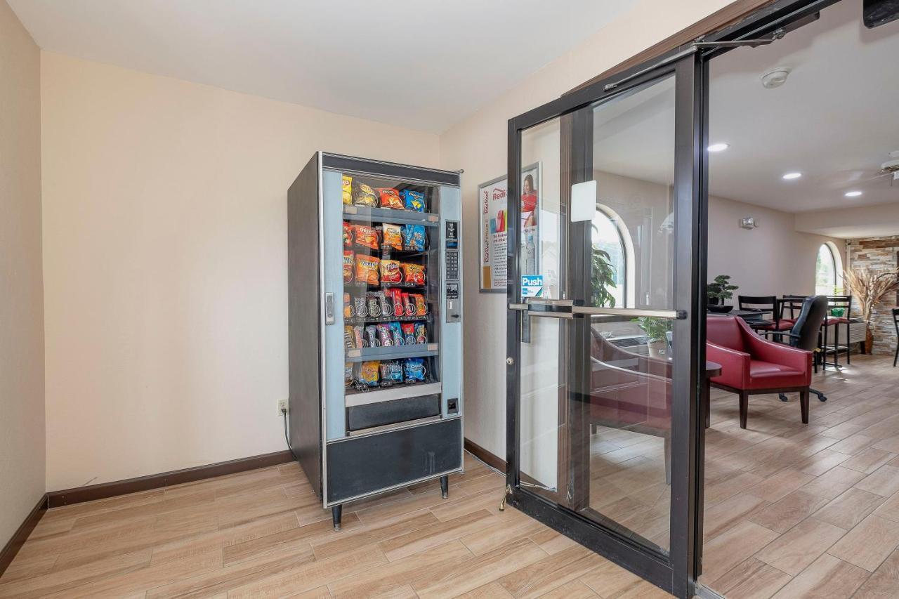 Red Roof Inn & Suites Рим Экстерьер фото