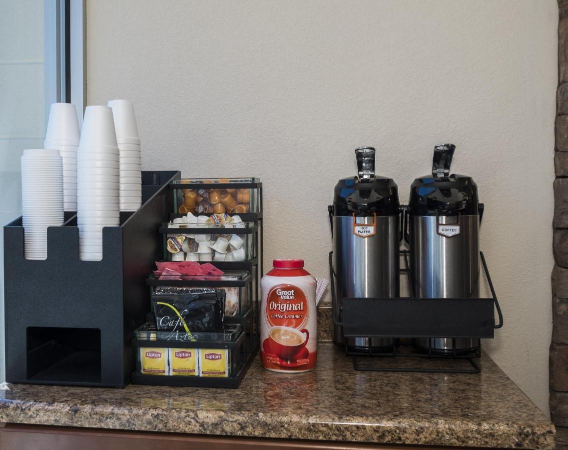 Red Roof Inn & Suites Рим Экстерьер фото