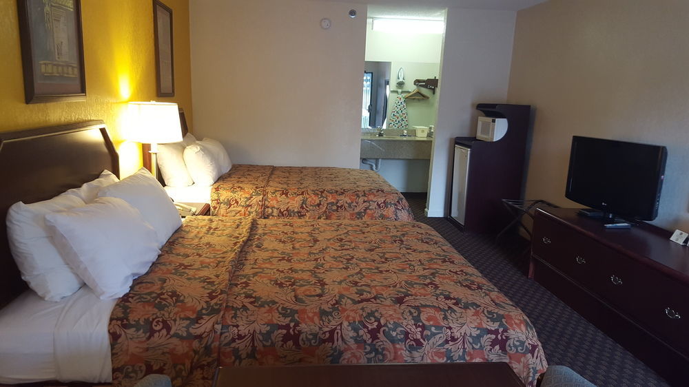 Red Roof Inn & Suites Рим Экстерьер фото