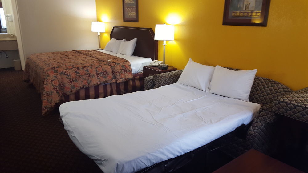 Red Roof Inn & Suites Рим Экстерьер фото
