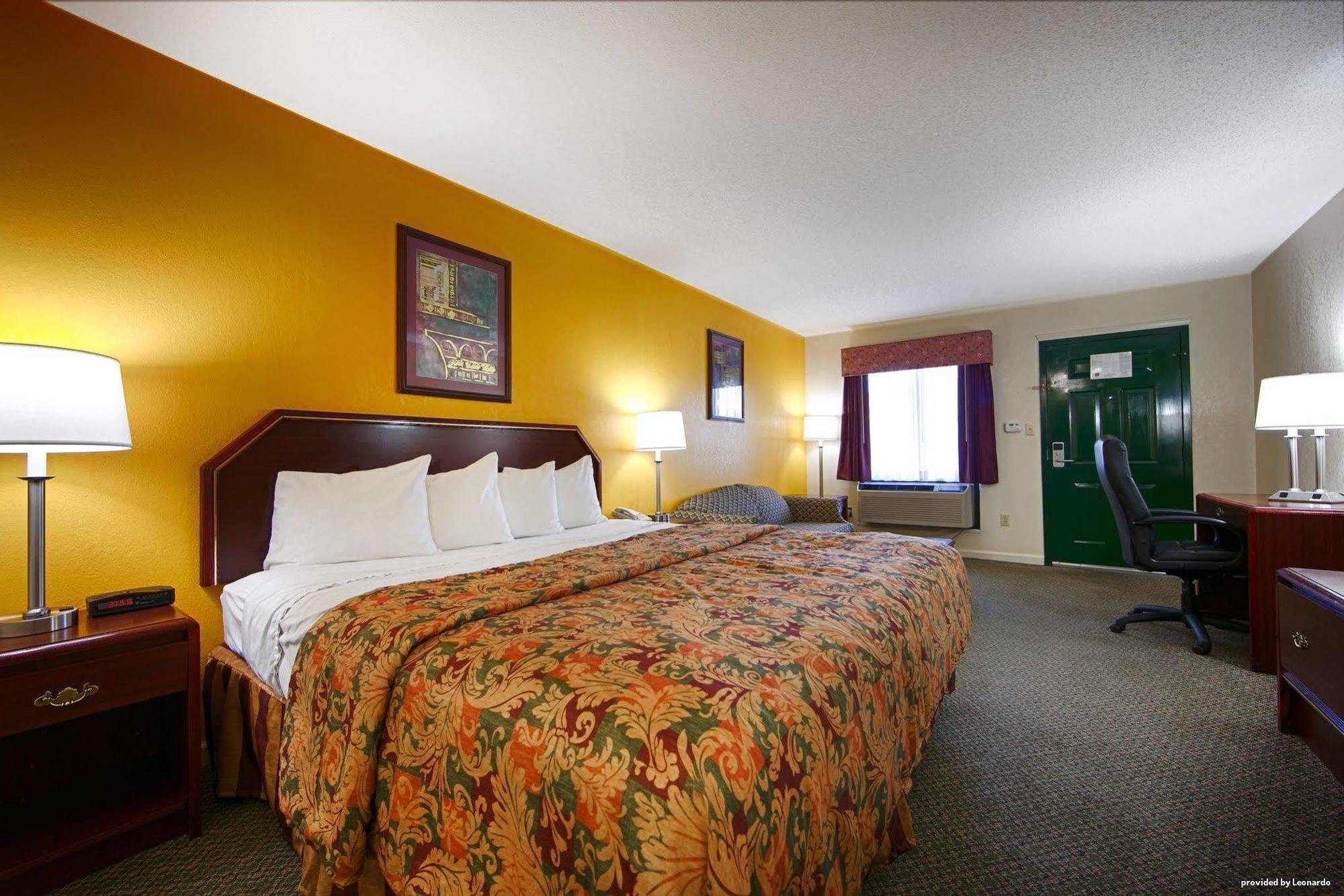 Red Roof Inn & Suites Рим Экстерьер фото