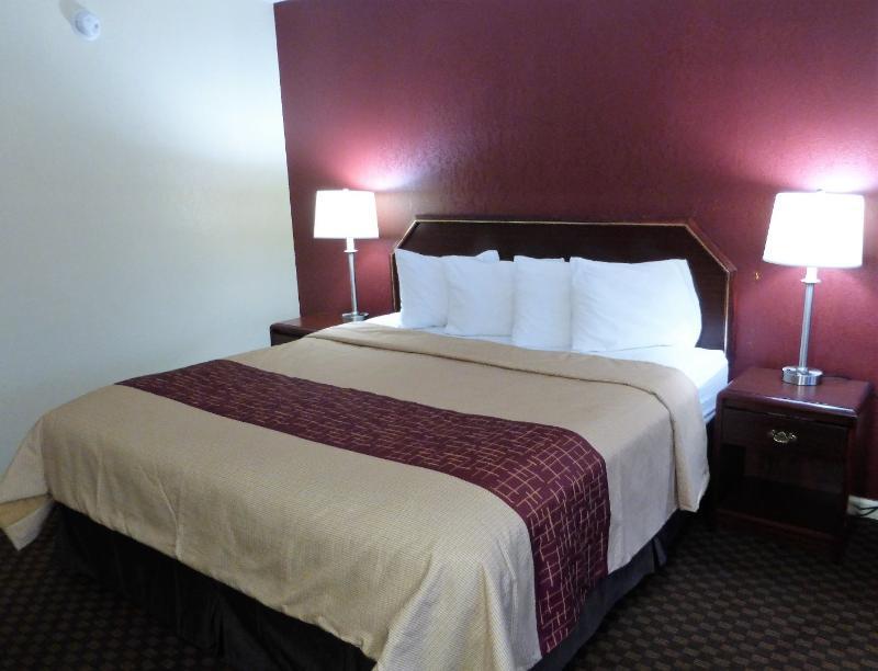 Red Roof Inn & Suites Рим Экстерьер фото