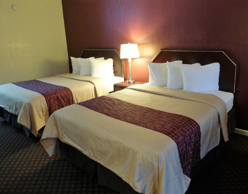 Red Roof Inn & Suites Рим Экстерьер фото