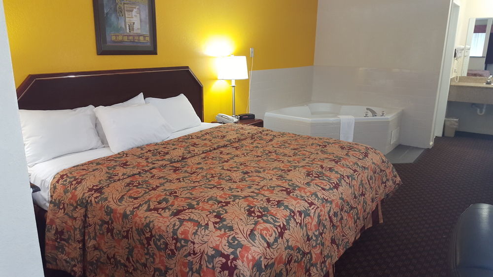 Red Roof Inn & Suites Рим Экстерьер фото