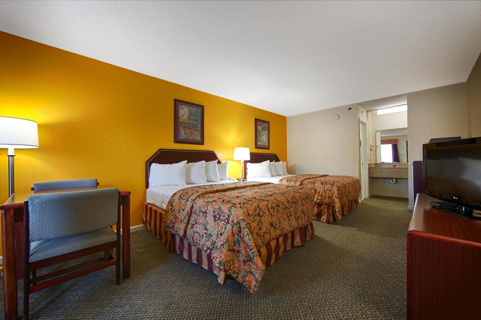 Red Roof Inn & Suites Рим Экстерьер фото